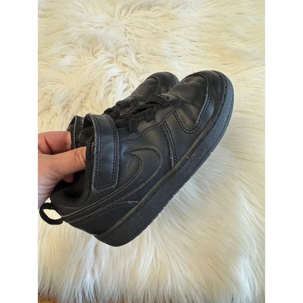 black Nike Kids' Court Borough Low‎ 2 size 10